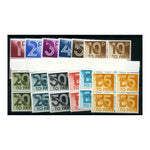 GB 1982 Set, in blocks of 4, u/m. SGD90-101